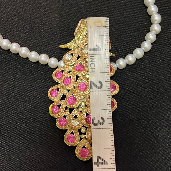 Versatile Stretchy Faux Pearls & Peacock Charm Hand Design Necklace and Pendant - Picture 17 of 17